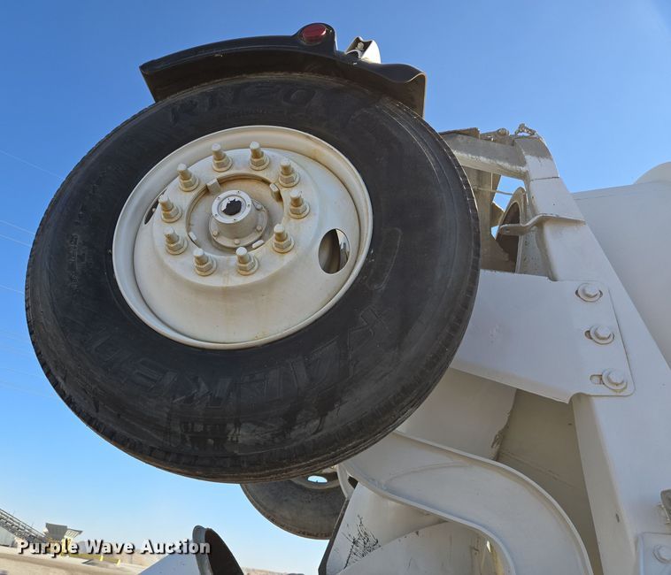 image for item DO2507 2006 Kenworth W900 ready mix truck