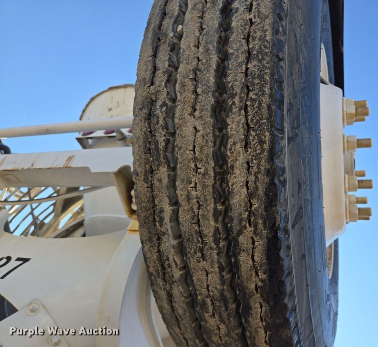 image for item DO2507 2006 Kenworth W900 ready mix truck