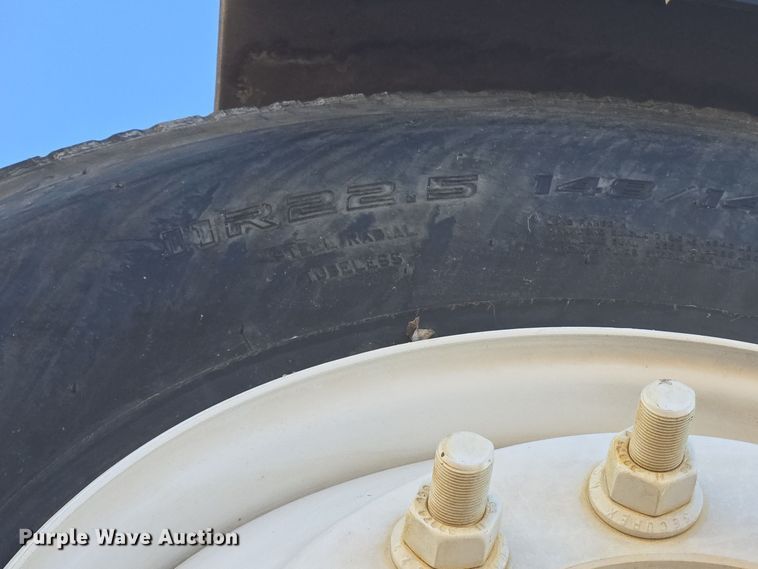 image for item DO2507 2006 Kenworth W900 ready mix truck