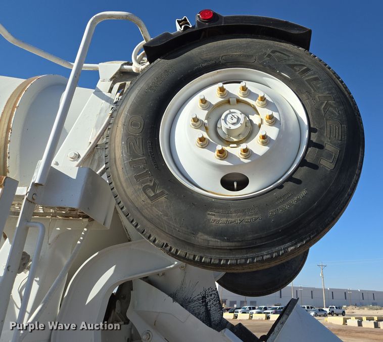 image for item DO2507 2006 Kenworth W900 ready mix truck