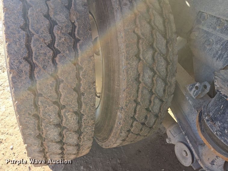 image for item DO2507 2006 Kenworth W900 ready mix truck