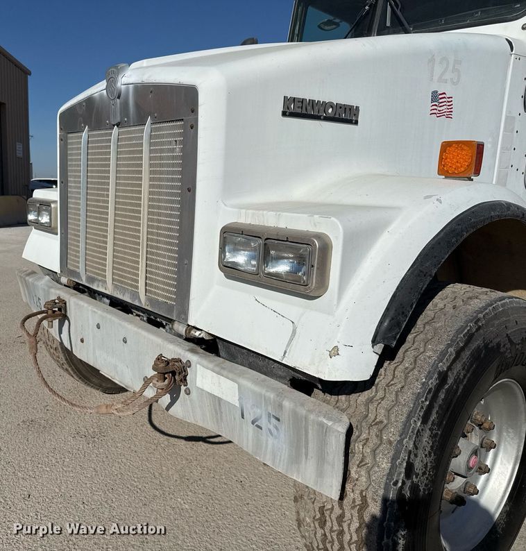 image for item DO2508 2006 Kenworth W900 ready mix truck