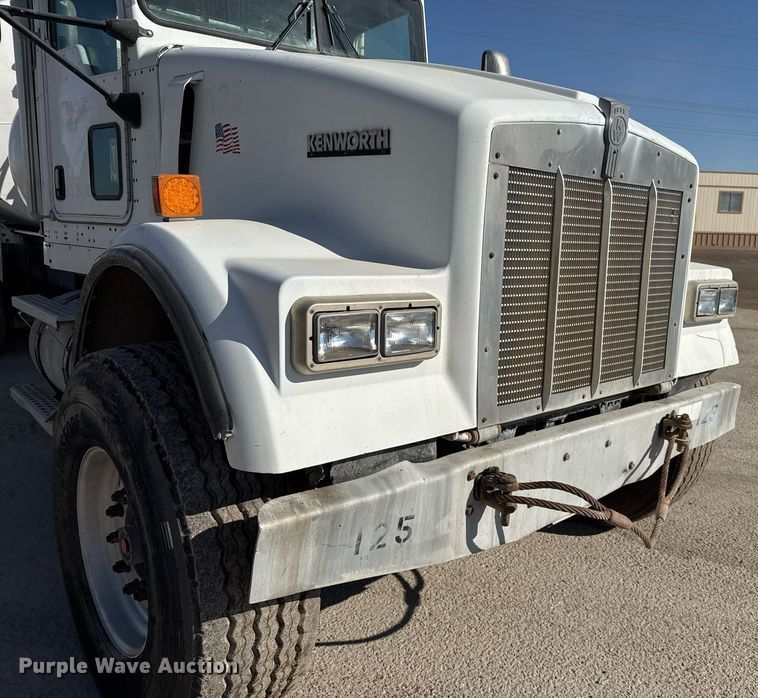 image for item DO2508 2006 Kenworth W900 ready mix truck