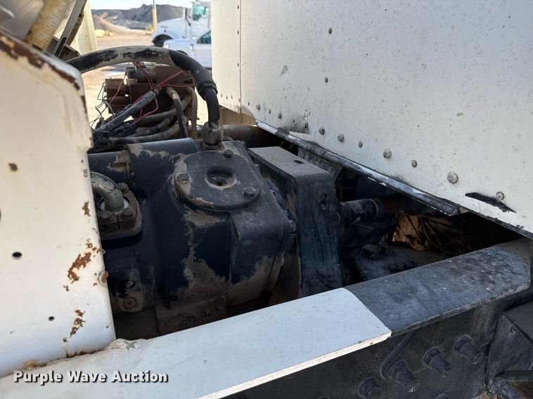 image for item DO2508 2006 Kenworth W900 ready mix truck