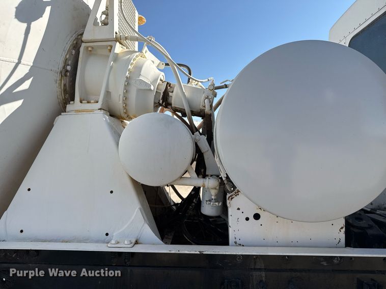 image for item DO2508 2006 Kenworth W900 ready mix truck