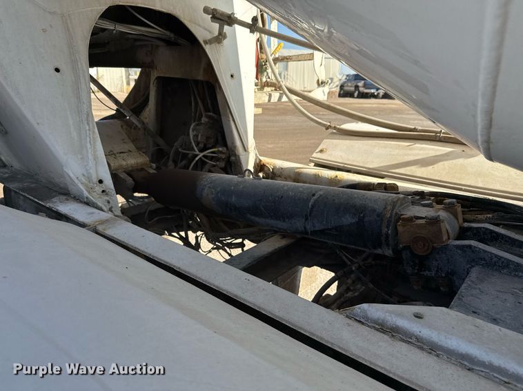 image for item DO2508 2006 Kenworth W900 ready mix truck