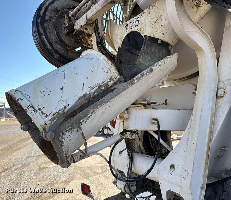 image for item DO2508 2006 Kenworth W900 ready mix truck