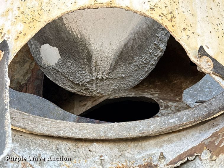 image for item DO2508 2006 Kenworth W900 ready mix truck