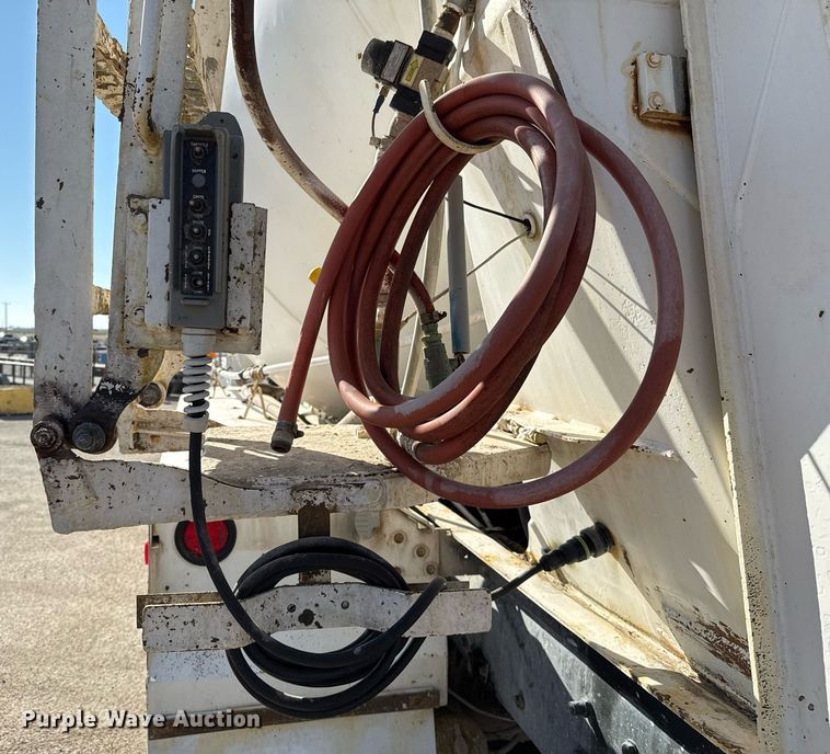 image for item DO2508 2006 Kenworth W900 ready mix truck