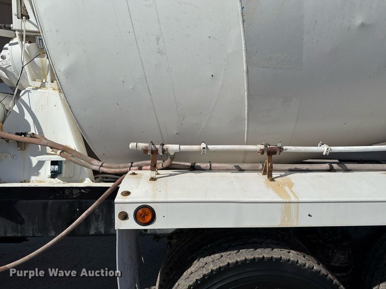 image for item DO2508 2006 Kenworth W900 ready mix truck