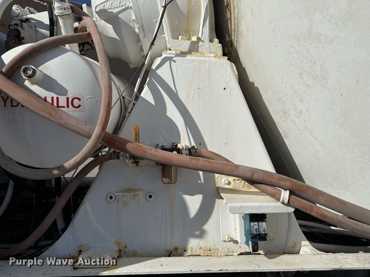 image for item DO2508 2006 Kenworth W900 ready mix truck