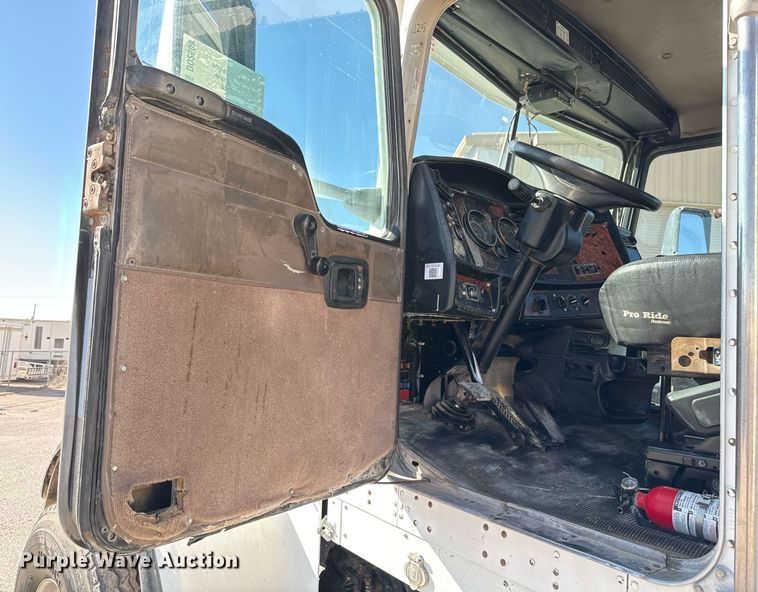 image for item DO2508 2006 Kenworth W900 ready mix truck