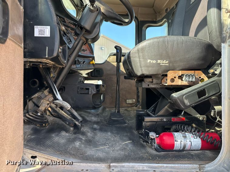 image for item DO2508 2006 Kenworth W900 ready mix truck