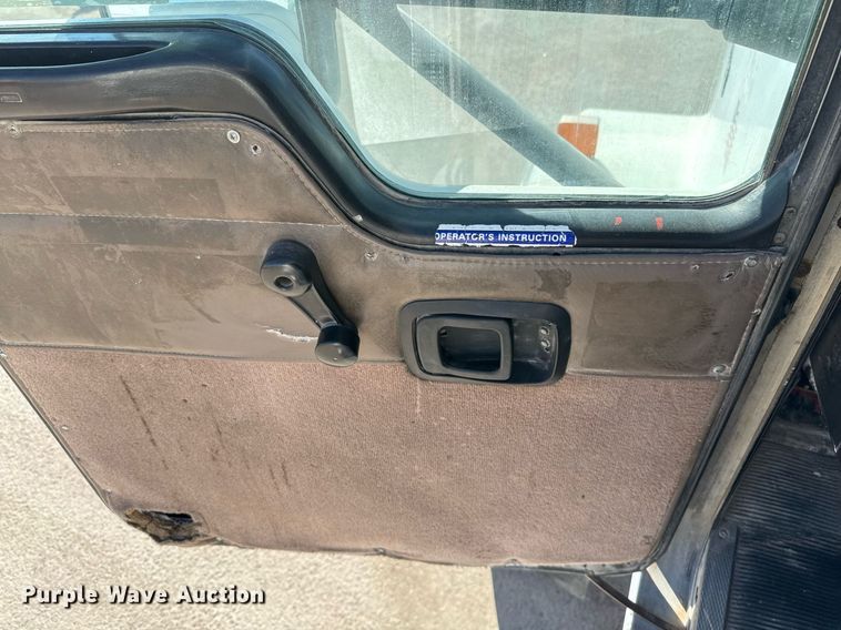 image for item DO2508 2006 Kenworth W900 ready mix truck