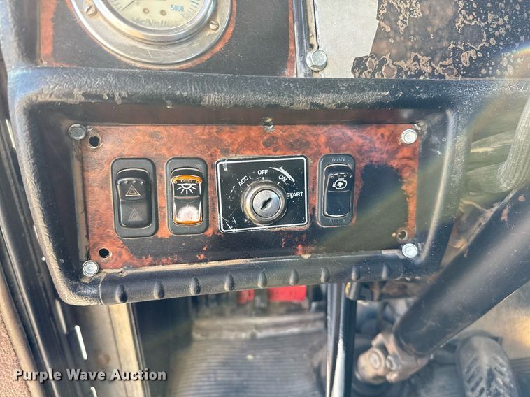 image for item DO2508 2006 Kenworth W900 ready mix truck