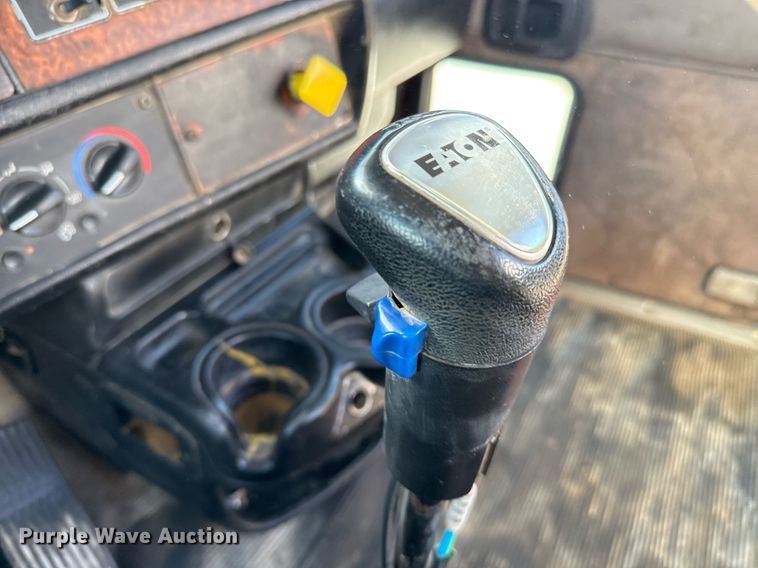 image for item DO2508 2006 Kenworth W900 ready mix truck