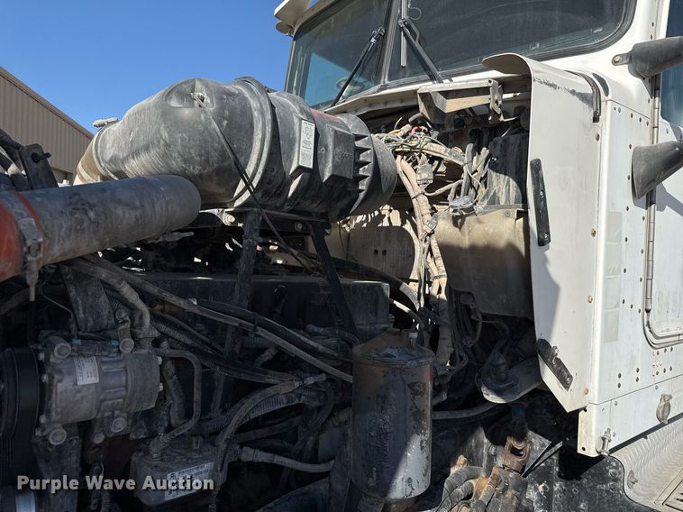 image for item DO2508 2006 Kenworth W900 ready mix truck