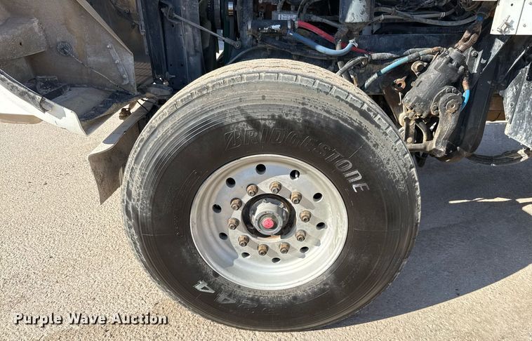 image for item DO2508 2006 Kenworth W900 ready mix truck