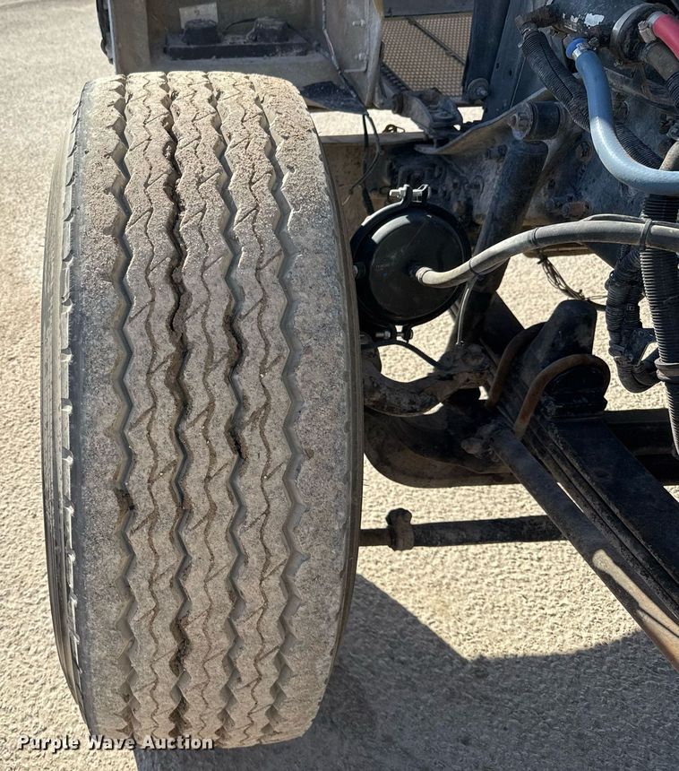 image for item DO2508 2006 Kenworth W900 ready mix truck