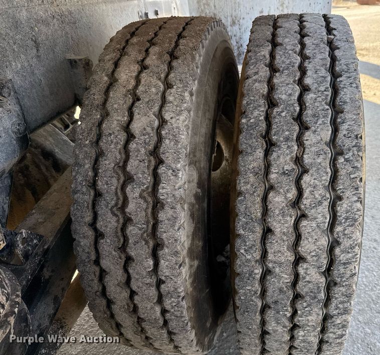 image for item DO2508 2006 Kenworth W900 ready mix truck