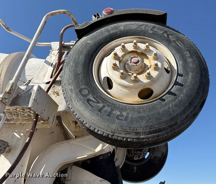 image for item DO2508 2006 Kenworth W900 ready mix truck