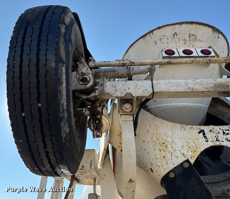 image for item DO2508 2006 Kenworth W900 ready mix truck