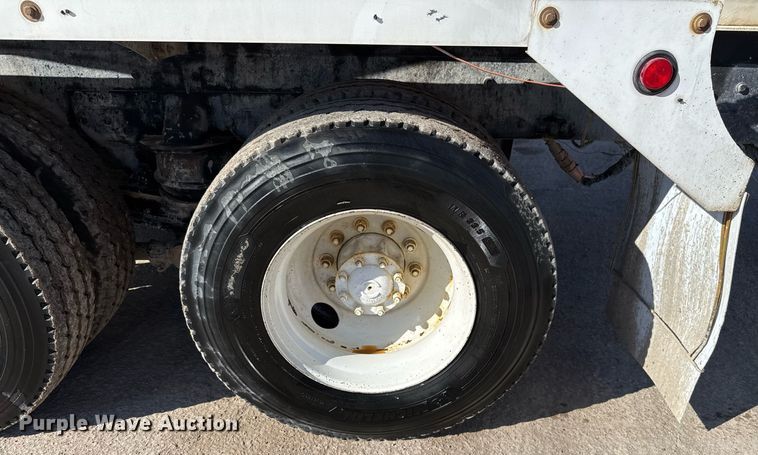 image for item DO2508 2006 Kenworth W900 ready mix truck