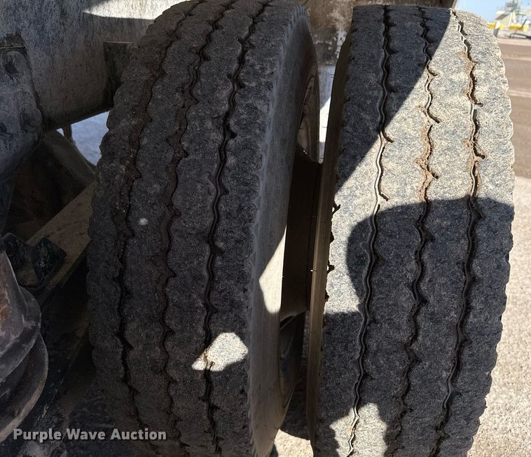 image for item DO2508 2006 Kenworth W900 ready mix truck