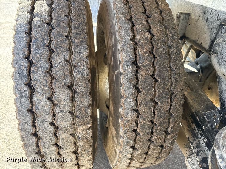 image for item DO2508 2006 Kenworth W900 ready mix truck