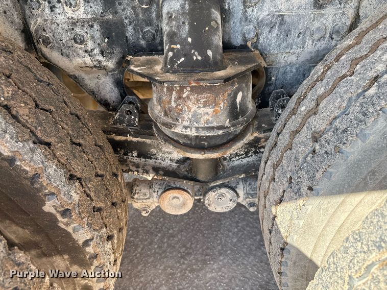 image for item DO2508 2006 Kenworth W900 ready mix truck