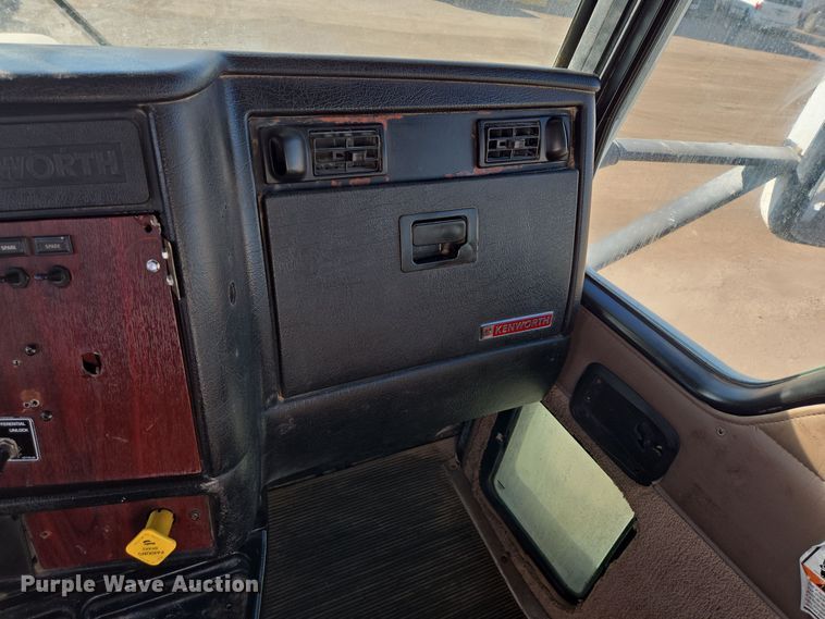 image for item DO2509 2006 Kenworth W900 ready mix truck