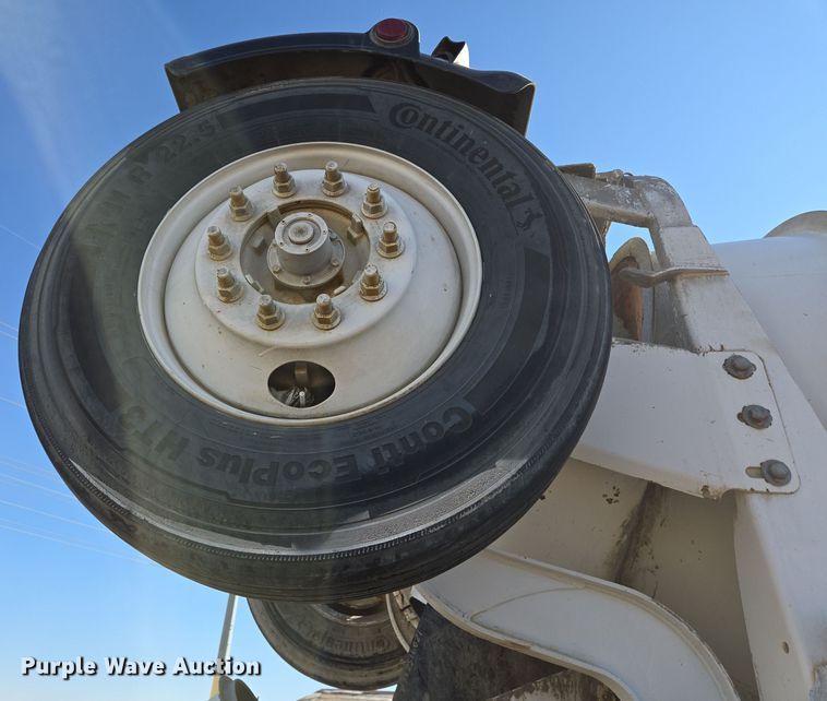 image for item DO2509 2006 Kenworth W900 ready mix truck