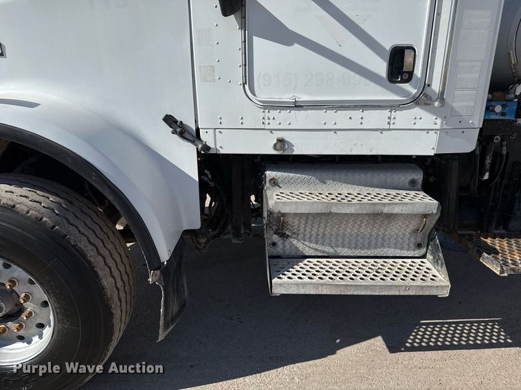 image for item DO2510 2006 Kenworth W900 ready mix truck