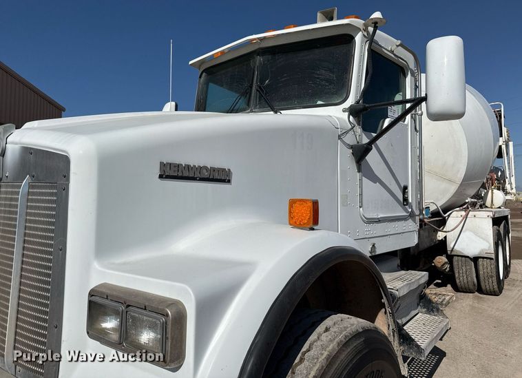 image for item DO2510 2006 Kenworth W900 ready mix truck