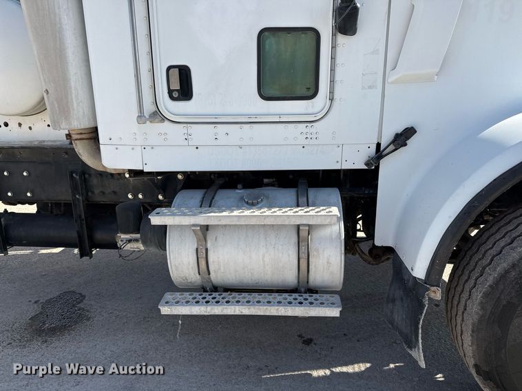 image for item DO2510 2006 Kenworth W900 ready mix truck