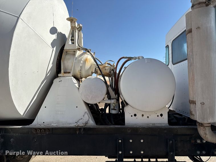 image for item DO2510 2006 Kenworth W900 ready mix truck