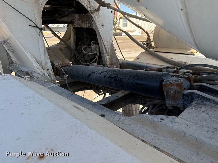 image for item DO2510 2006 Kenworth W900 ready mix truck