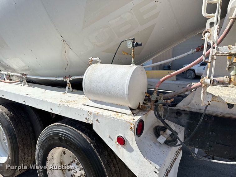 image for item DO2510 2006 Kenworth W900 ready mix truck