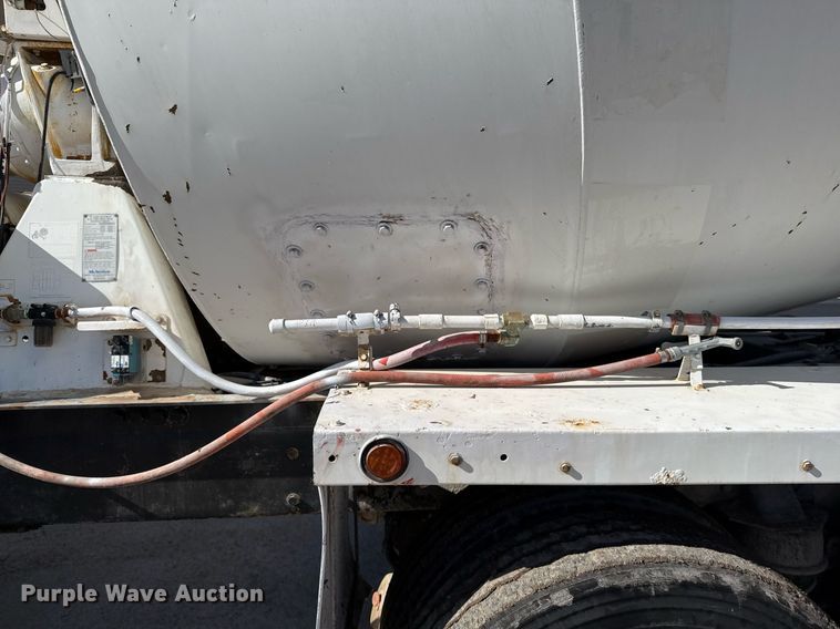 image for item DO2510 2006 Kenworth W900 ready mix truck