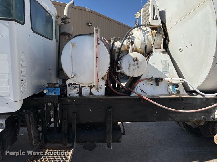 image for item DO2510 2006 Kenworth W900 ready mix truck