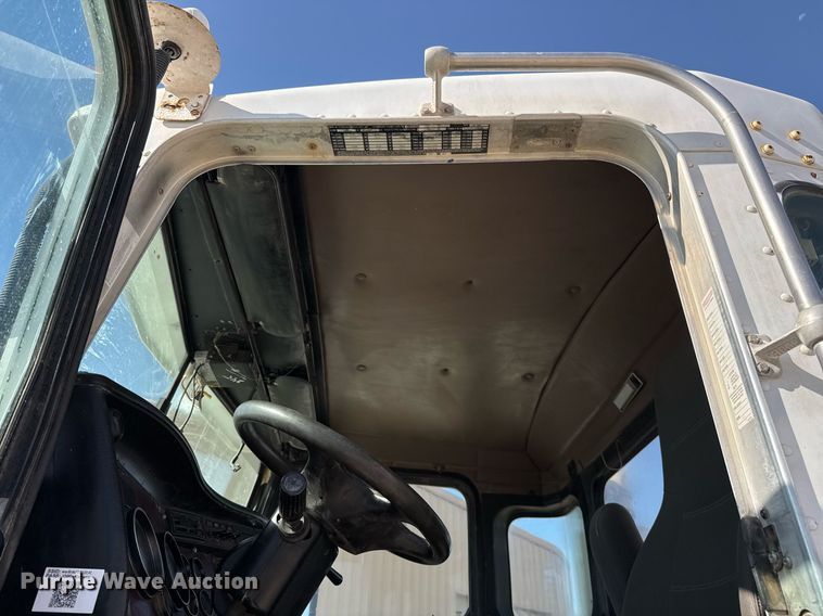 image for item DO2510 2006 Kenworth W900 ready mix truck