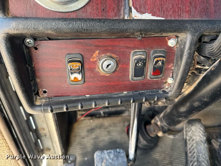 image for item DO2510 2006 Kenworth W900 ready mix truck