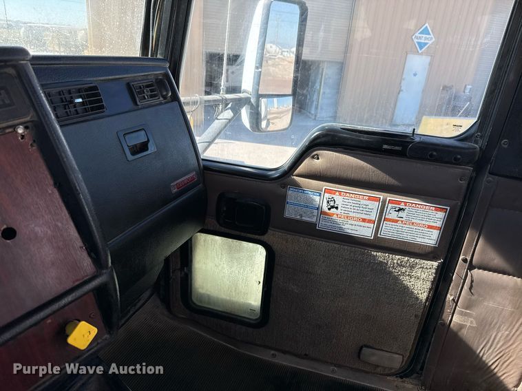 image for item DO2510 2006 Kenworth W900 ready mix truck