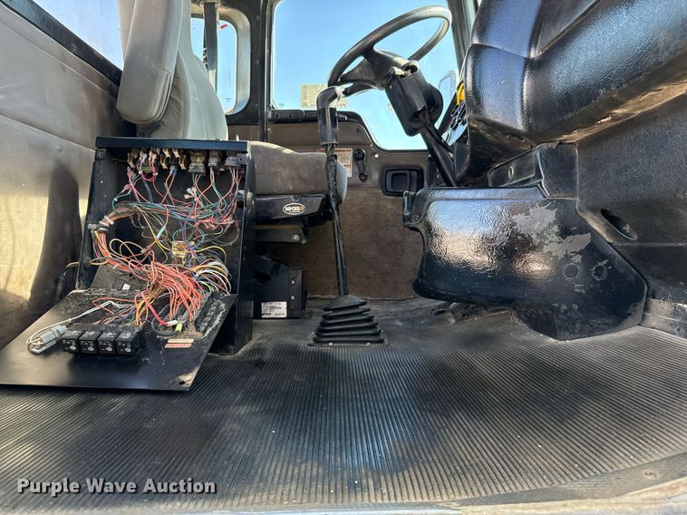 image for item DO2510 2006 Kenworth W900 ready mix truck