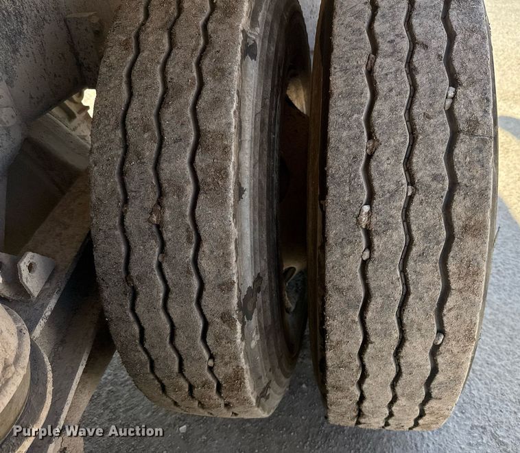 image for item DO2510 2006 Kenworth W900 ready mix truck