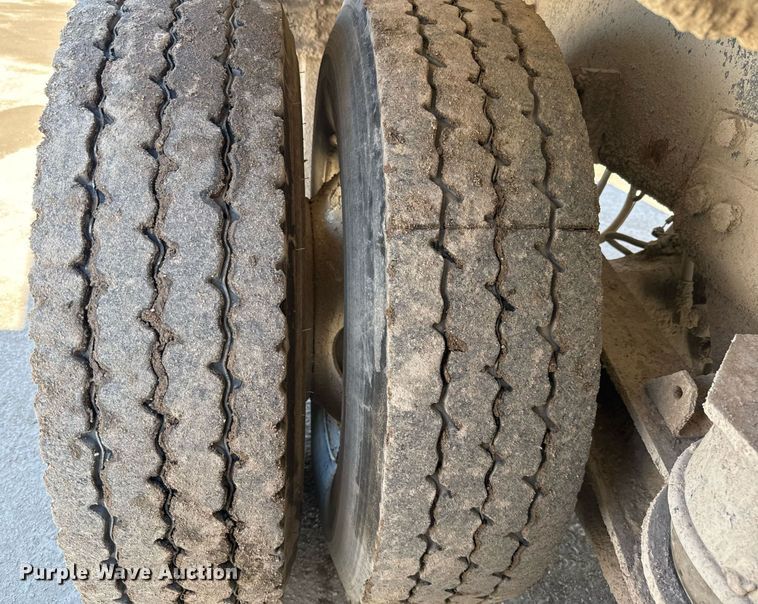 image for item DO2510 2006 Kenworth W900 ready mix truck