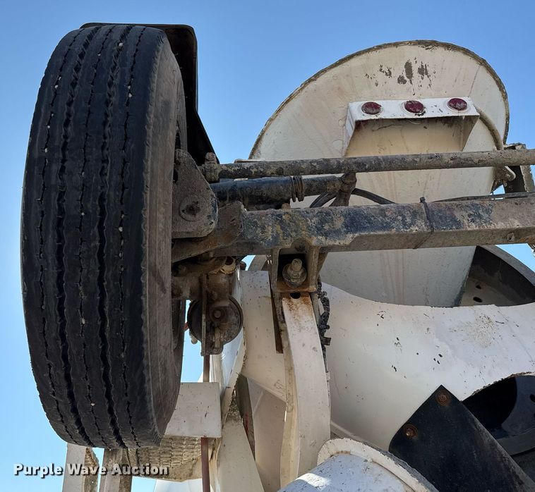 image for item DO2510 2006 Kenworth W900 ready mix truck