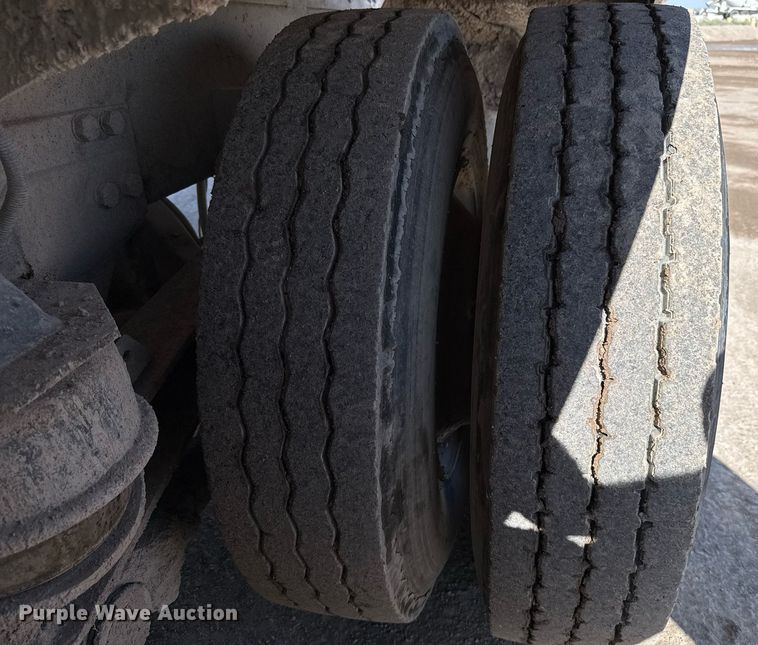 image for item DO2510 2006 Kenworth W900 ready mix truck