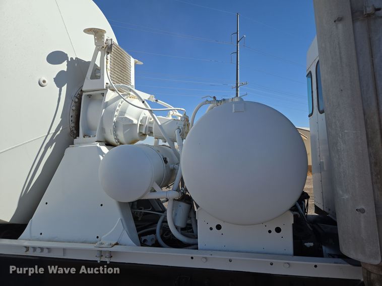 image for item DO2511 2006 Kenworth W900 ready mix truck