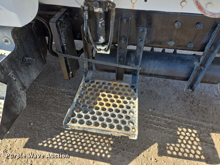 image for item DO2511 2006 Kenworth W900 ready mix truck